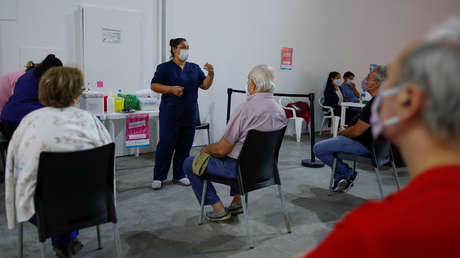 Argentina anuncia que recibirá 3,9 millones de vacunas de AstraZeneca en mayo