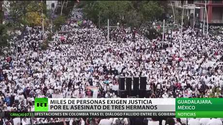 México: Miles de manifestantes exigen justicia por el asesinato de tres hermanos
