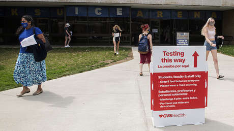 Cervezas, marihuana, premios millonarios y otros incentivos con los que promueven la vacunación contra el covid-19