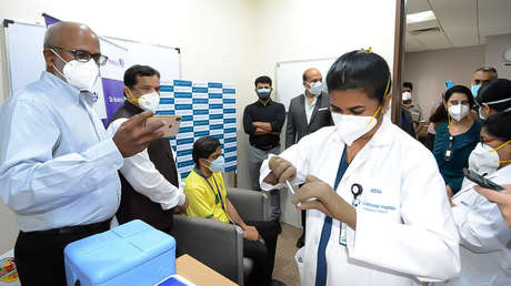 "Hoy es un día histórico": India empieza a administrar la vacuna Sputnik V