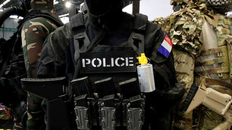 Después de los generales retirados y los militares, un centenar de expolicías escriben una carta a Macron advirtiendo de la "inseguridad" en Francia