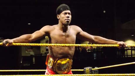 Reportan que la WWE despide al luchador Velveteen Dream, envuelto en un escándalo por el envío de fotos obscenas a menores de edad