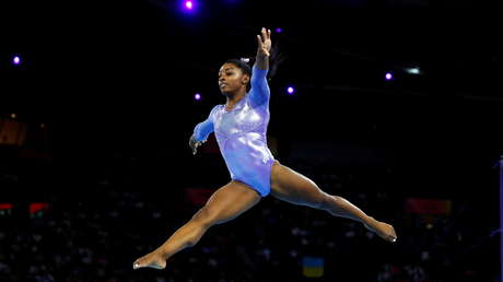 VIDEO: La prominente gimnasta Simone Biles sorprende con un nuevo y peligroso salto, nunca antes ejecutado por una mujer en competiciones