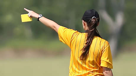 "¡A fregar platos!": Una árbitra sufre insultos machistas durante un partido de fútbol infantil en España (VIDEO)