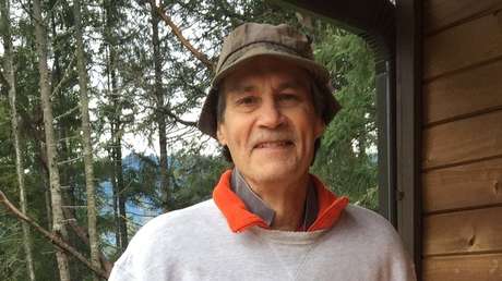 Encuentran vivo a un pescador tras 17 días de su desaparición en un bosque de EE.UU.