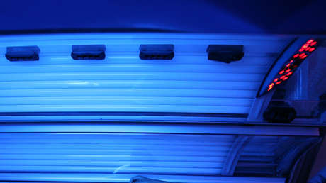 Hallan a una mujer sin vida en la cabina de un solárium en Austria