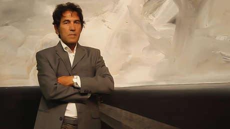 Un artista subasta una escultura invisible y la compran por 18.300 dólares