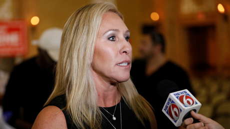 VIDEO: Una congresista de EE.UU. causa revuelo al tratar de imitar el acento de los miembros de cárteles mexicanos