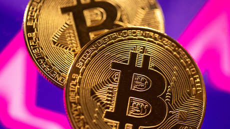 El bitcóin cae a su nivel más bajo de esta semana (y ya ha perdido casi el 40 % de su valor este mes)