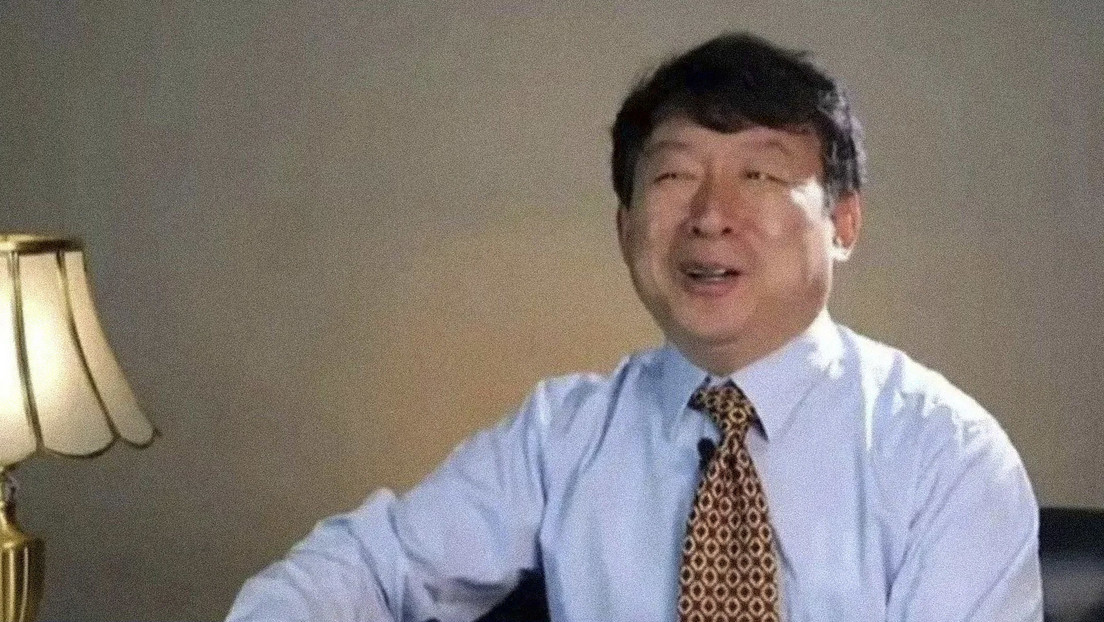 Profesor de una prestigiosa universidad china lamenta que su hija sea una estudiante mediocre y tenga "un bajo IQ" y el video se vuelve viral