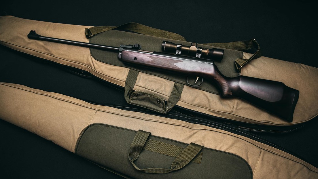 Un estado en EE.UU. regalará armas, vehículos y dinero como incentivos para la vacunación contra el covid-19