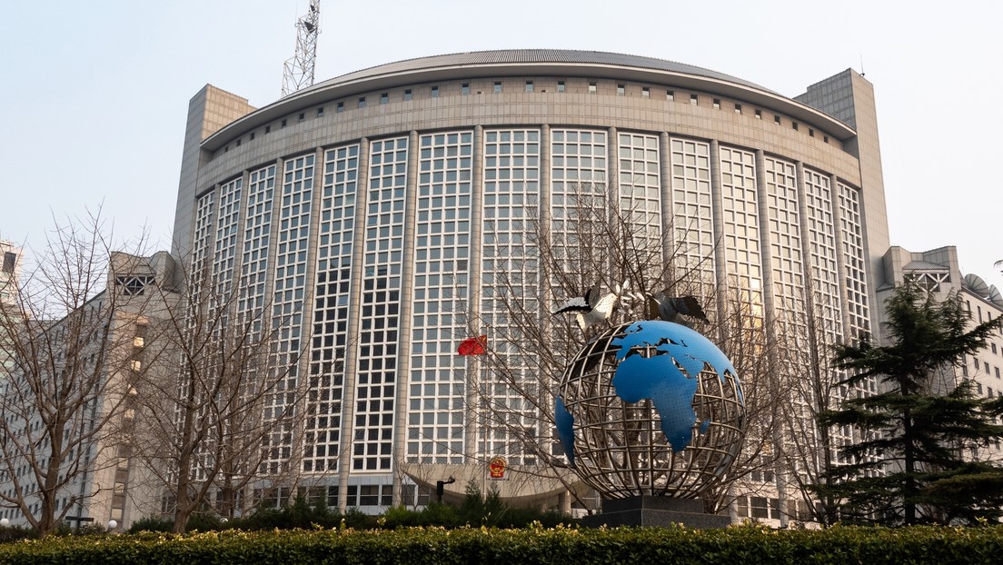 China responde a Biden tras afirmar que EE.UU. y Europa deben establecer "las reglas en materia de comercio y tecnología"