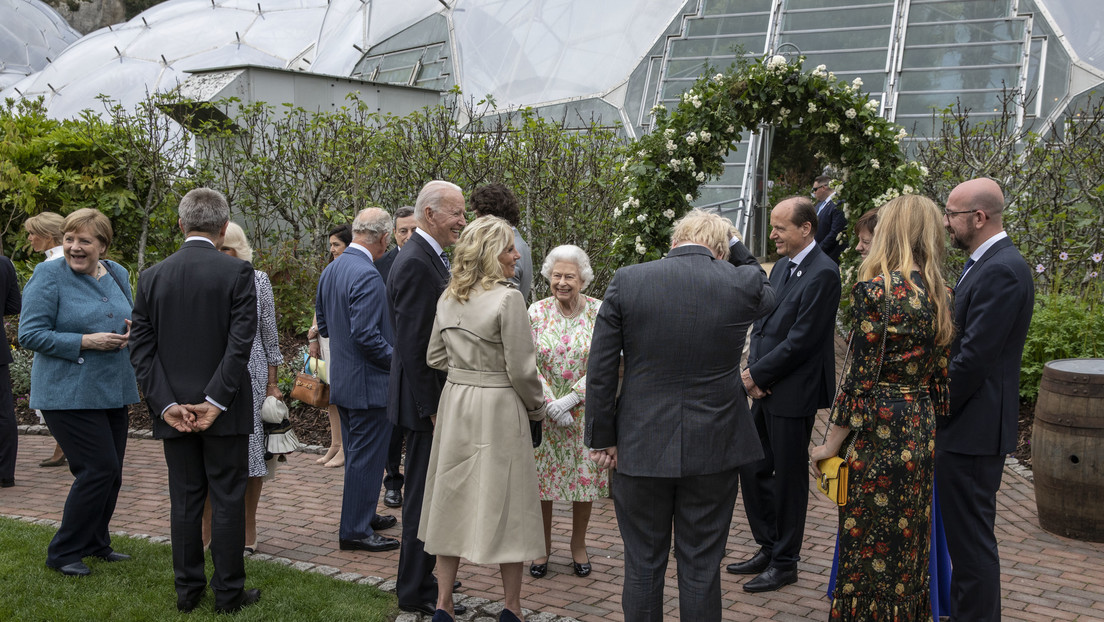 De barbacoa en la playa, sin mascarillas ni distanciamiento social: los líderes del G7 desatan polémica en las redes por evadir medidas anticovid