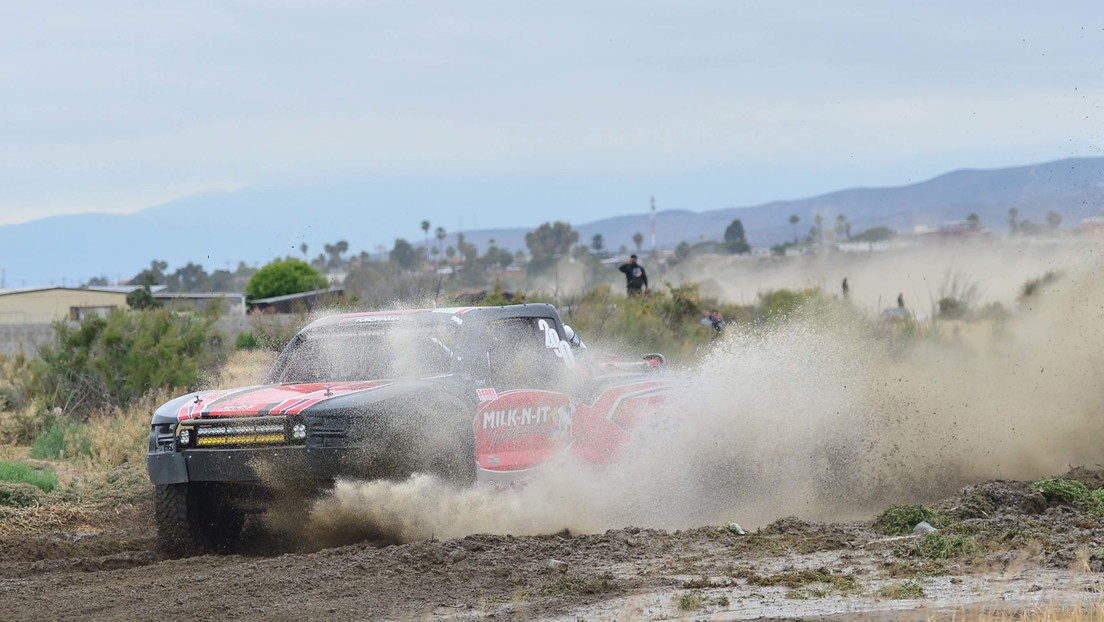 Al menos 29 heridos en Texas por un coche de carreras que se estrelló contra una multitud