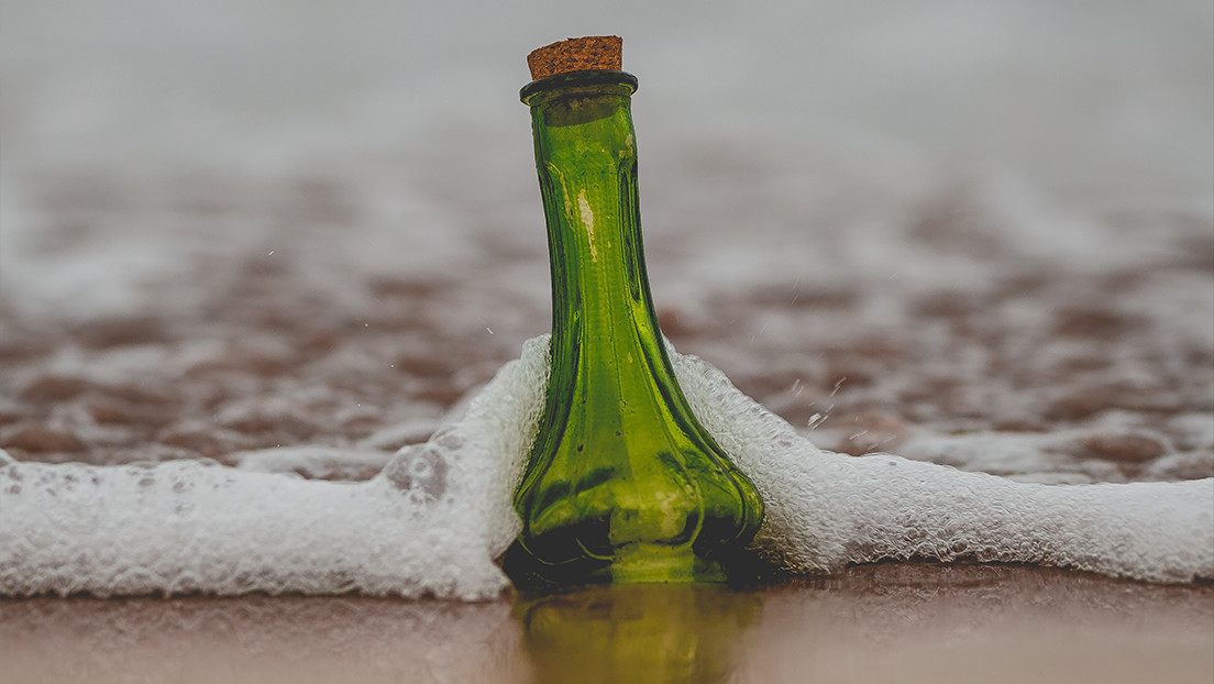 Un joven encuentra en Portugal una botella con un mensaje en su interior lanzada al Atlántico desde el norte de EE.UU