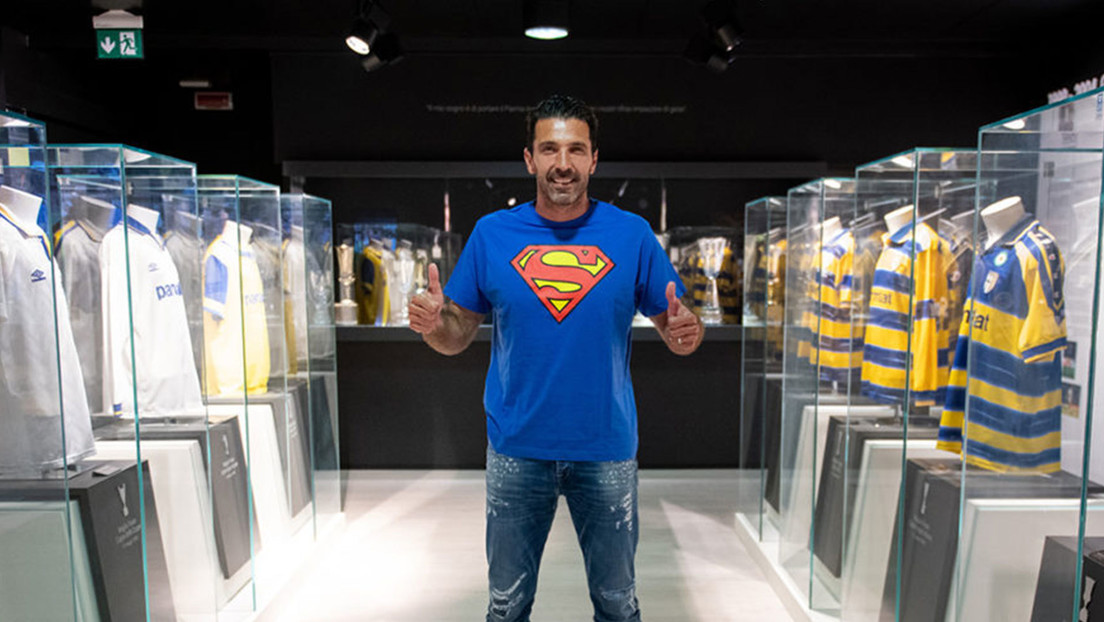 El legendario Gianluigi Buffon vuelve al Parma Calcio 20 años después y lo anuncian con un video al estilo de Hollywood