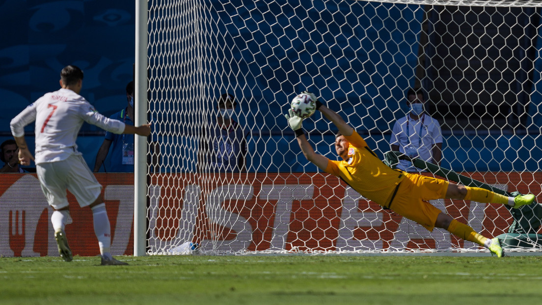 Burger King trolea a Álvaro Morata por fallar un penal en la Eurocopa y la broma le sale cara en las redes