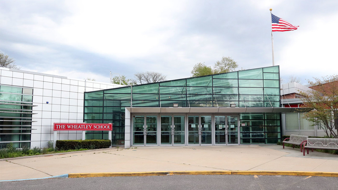 "¡Vuelve a Pakistán!": padres y alumnos acosan a estudiante musulmana en su discurso de graduación en Nueva York