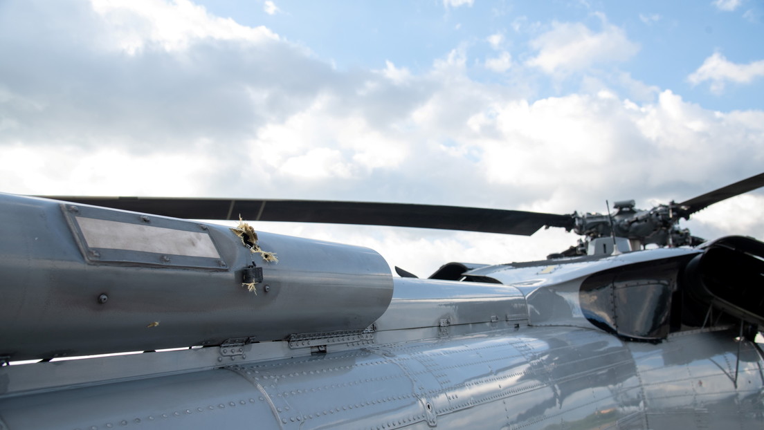 Iván Duque denuncia un atentado contra el helicóptero en el que viajaba tras un ataque con armas de fuego