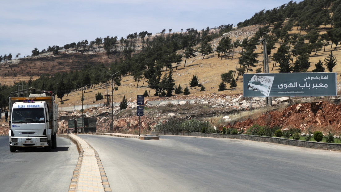 Ministro de Exteriores de Siria: EE.UU. busca mantener abierto el paso fronterizo para "ayudar a los terroristas" y "prolongar la guerra"