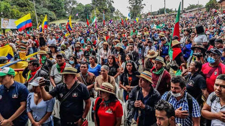 Las dos versiones sobre el asesinato de un joven campesino durante una protesta en un campo petrolero en Colombia