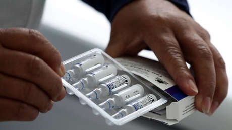 El Instituto Gamaleya aprueba muestras de la vacuna Sputnik V elaboradas en Argentina, que comenzará su producción masiva