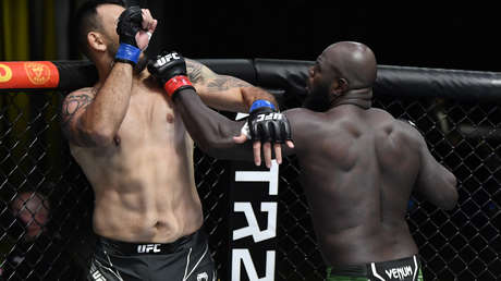 VIDEO: El peso pesado de la UFC Jairzinho Rozenstruik noquea a su rival a un segundo de acabar el primer asalto