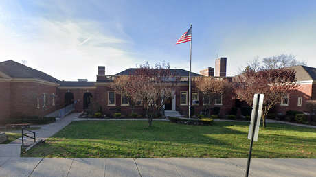 Un alumno en EE.UU. se viste como Hitler y pronuncia un discurso en su nombre como parte de una tarea escolar