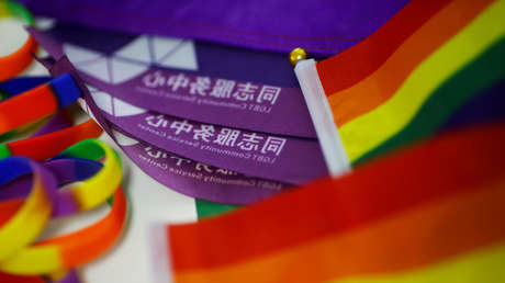 Una pareja lesbiana demanda a un zoo por no permitirle usar un cupón de descuento dirigido a "un hombre y una mujer"