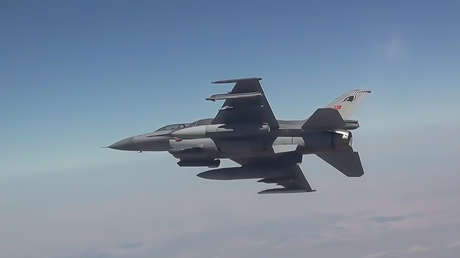 "¡Ningún lugar es seguro para los terroristas!": Turquía mata a dos milicianos kurdos con un ataque aéreo en Irak (VIDEO)