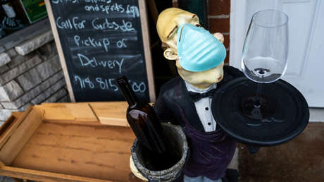 Mesas separadas para los clientes vacunados: la nueva tendencia en Nueva York (aunque no tenga mucho sentido)