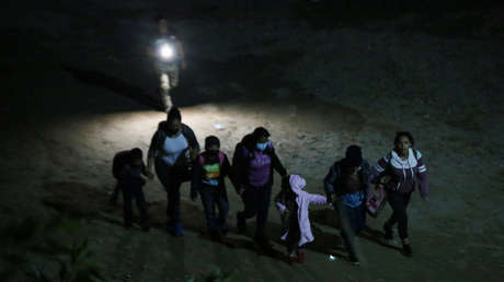 Un pastor combate en Internet a los traficantes que se aprovechan de los migrantes que quieren entrar en EE.UU.