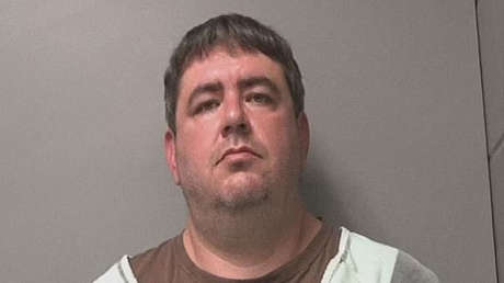 Condenan a 10 años de prisión a un hombre en EE.UU. por atacar y toser a una persona que le pidió que usara correctamente su mascarilla