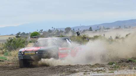 Al menos 29 heridos en Texas por un coche de carreras que se estrelló contra una multitud