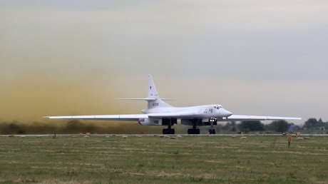 VIDEO: Dos portamisiles estratégicos rusos son escoltados sobre el mar Báltico por cazas de Italia, Dinamarca y Suecia