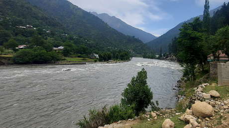 Niño de 10 años muere al salvar a su hermana menor de ahogarse en un río