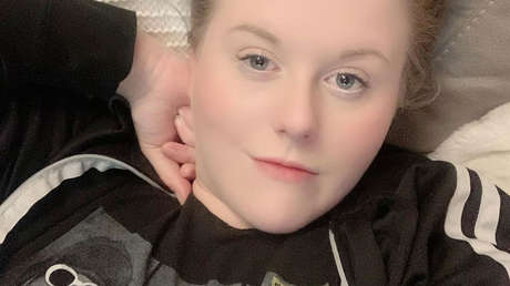 Comentaristas presentan a una luchadora de la WWE como alguien nunca antes visto, pese a que trabaja desde hace años, e indignan a los fanes