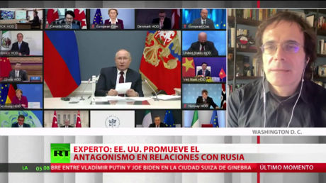 Experto afirma que EE.UU. promueve el "antagonismo" en sus relaciones con Rusia