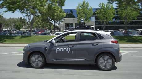 Una 'startup' china inicia las pruebas de sus robotaxis sin conductor en California (VIDEO)