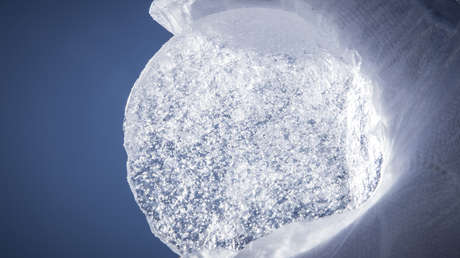 FOTOS: Científicos extraen de los Alpes trozos de hielo prehistóricos que podrían preservar 10.000 años de 'memoria' climática