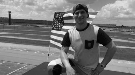 El piloto Alex Harvill fallece frente al público mientras practicaba para batir un récord mundial de salto en moto