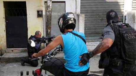 Muere otro joven de 16 años tras recibir un tiro en la cabeza dentro de su casa en una favela en Río de Janeiro