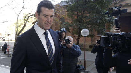 Uno de los veteranos de guerra más condecorados de Australia niega haber ordenado a un soldado que matara a dos afganos a modo de bautizo de sangre