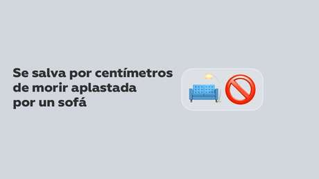 VIDEO: Una mujer se salva por centímetros de morir aplastada por un sofá lanzado desde un edificio