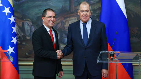 Lavrov: "Rusia continúa las negociaciones con Venezuela sobre el suministro de armas"