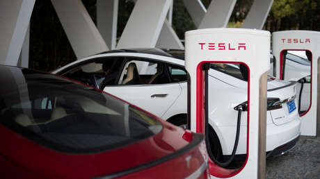 Tesla pone en servicio 27 estaciones de recarga en 5.000 kilómetros de la histórica Ruta de la Seda en China