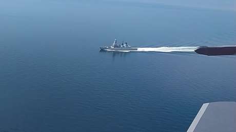 "Por favor, cambien de rumbo": Rusia publica imágenes de la violación de su frontera por parte del destructor británico
