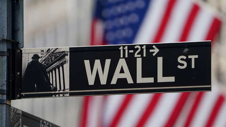 Caen las acciones de empresas argentinas en Wall Street luego de la salida del país de la categoría de emergente