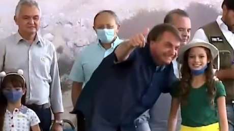 VIDEO: Bolsonaro le pide a una niña que se quite la mascarilla en un acto público
