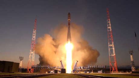 VIDEO: Un cohete Soyuz-2 despega con éxito con un satélite de nueva generación a bordo